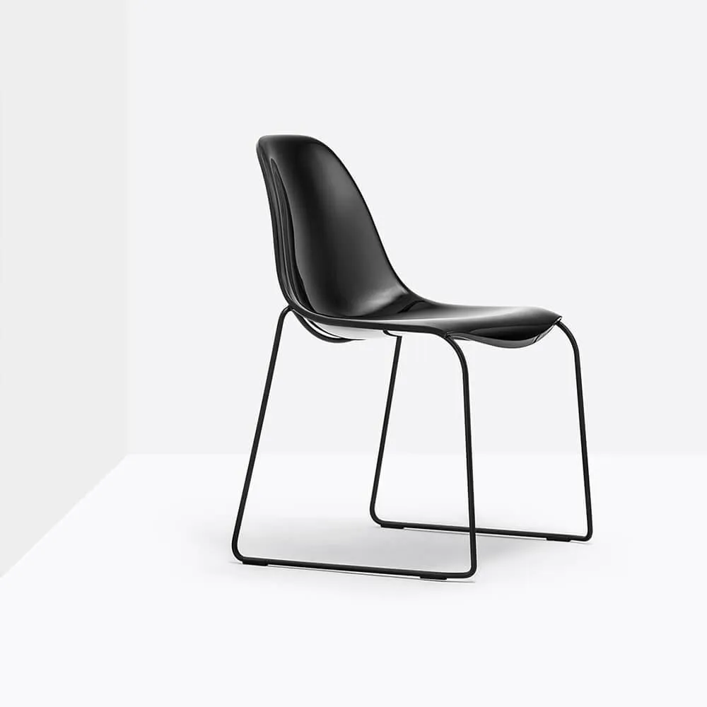 Pedrali Day Dream 401 chair with sled base