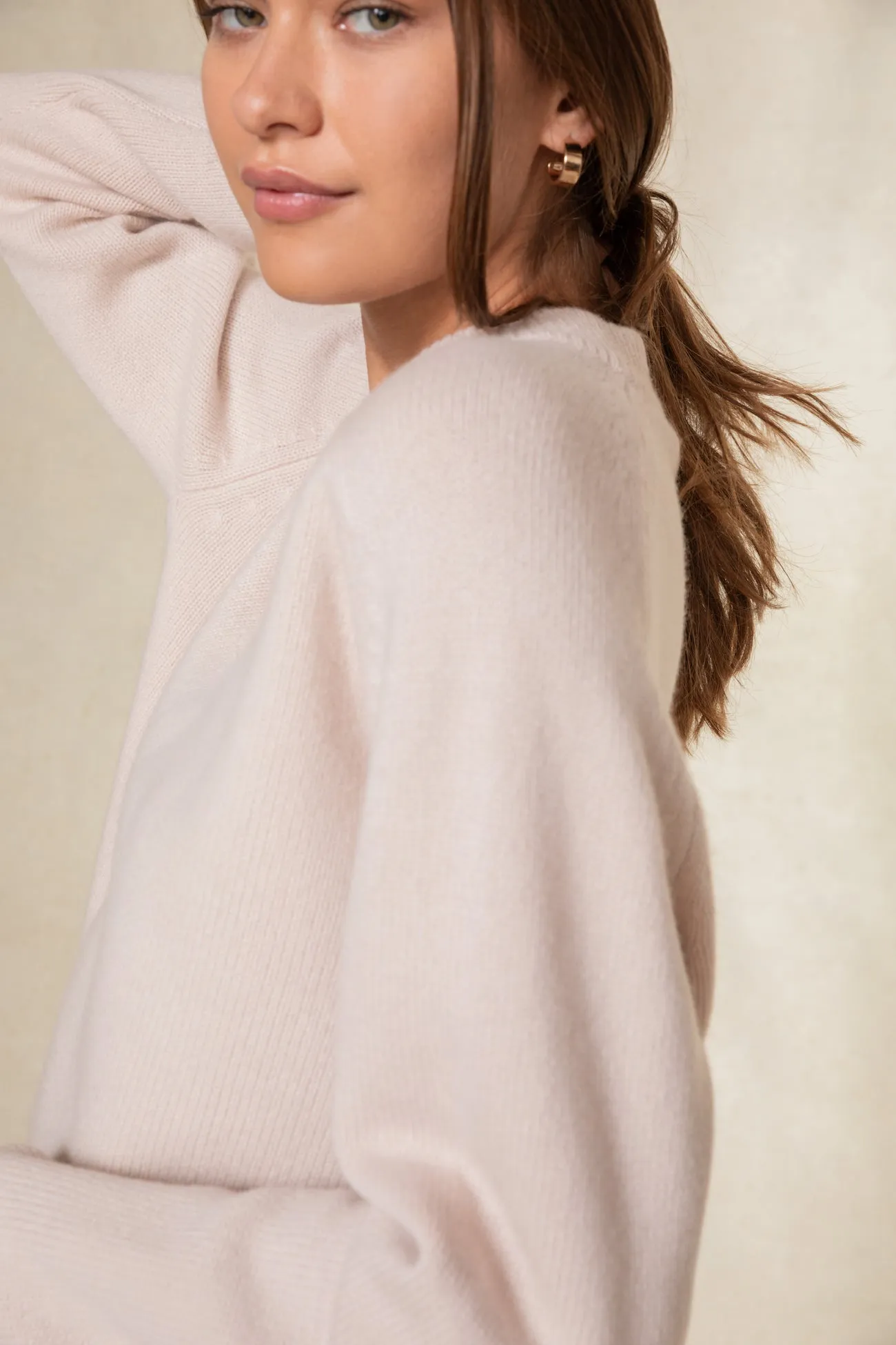 VITTORIA V-NECK CASHMERE SWEATER